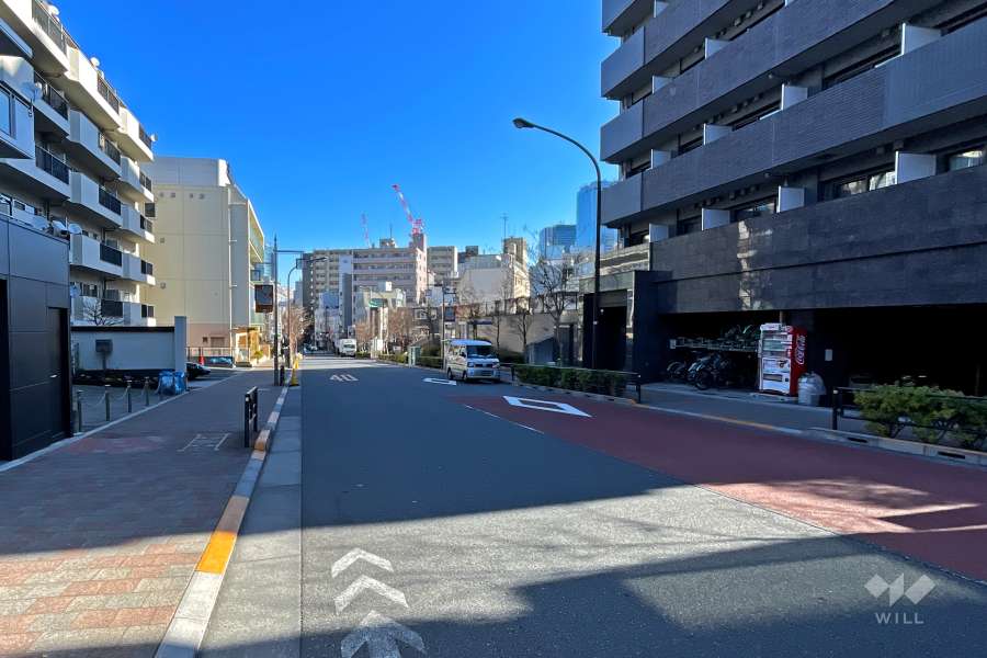敷地北側の前面道路