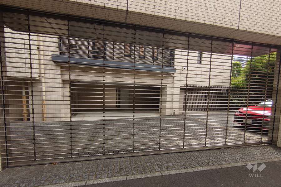 駐車場の出入り口（リングシャッター式）・敷地内駐車場（屋外平面式、屋内平面式）