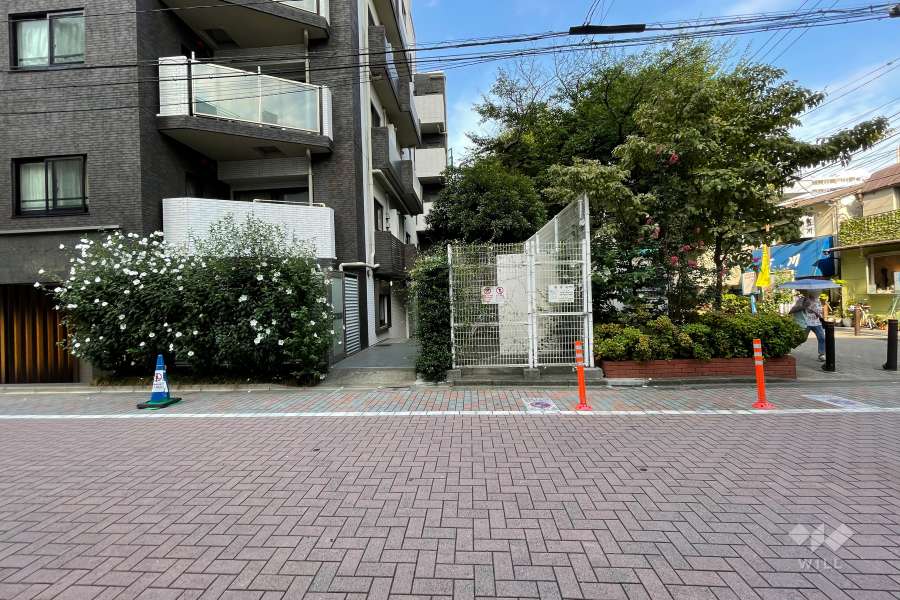 敷地に隣接する『広尾児童遊園地』