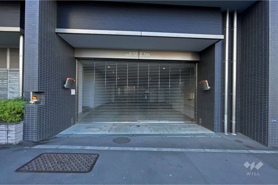 駐車場の出入り口（リングシャッター付き）