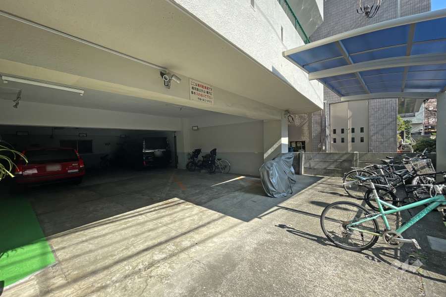 敷地内駐車場（屋内平面式）