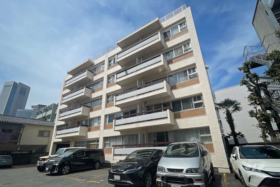 代々木ハイツ２号館の外観（南東側から）