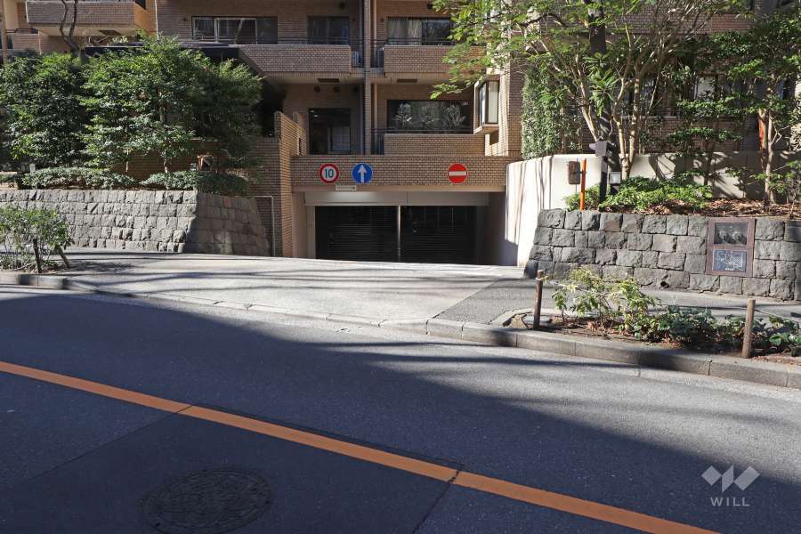 駐車場の出入り口