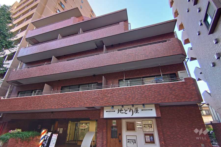 日興初台スカイマンションの外観（南東側から）