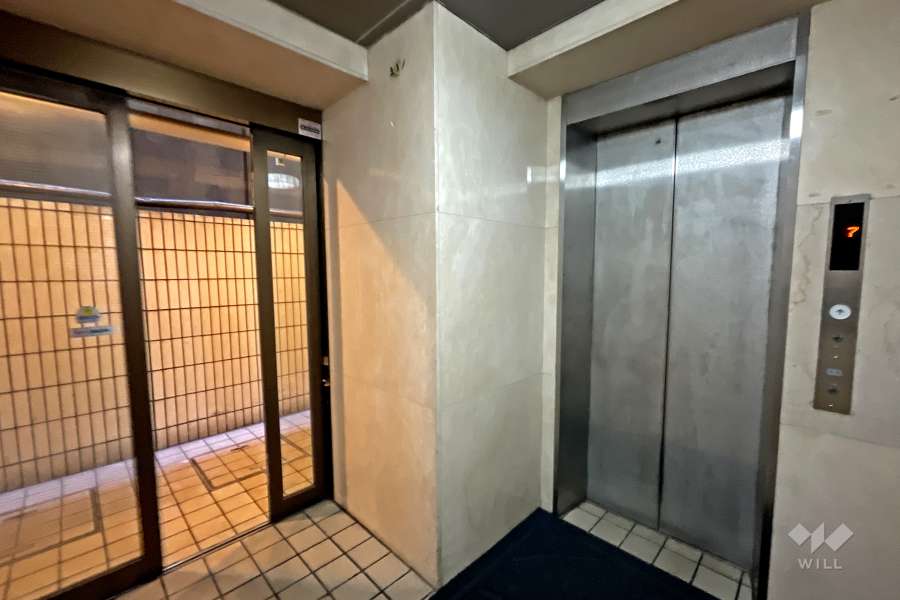エントランス内のエレベーター