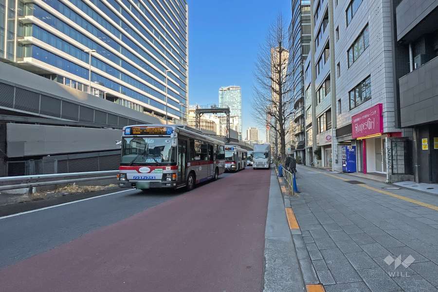 敷地北側の前面道路