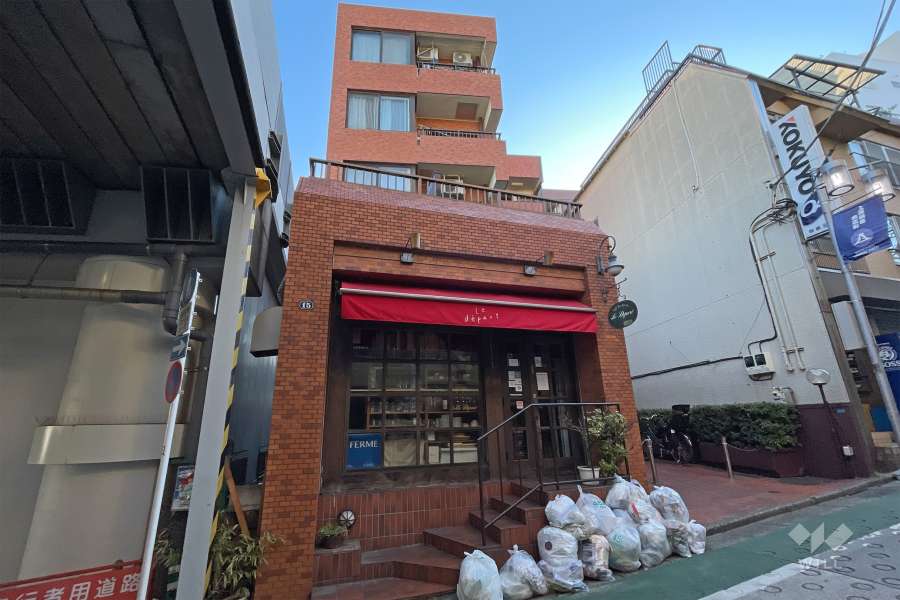 トーカンマンション代々木上原の外観(西側から)