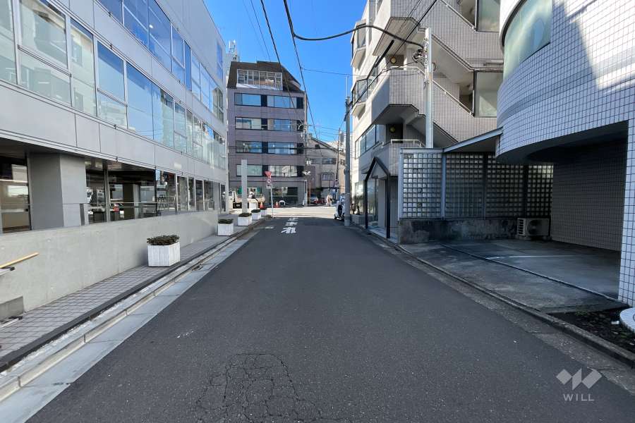 敷地南東側の前面道路