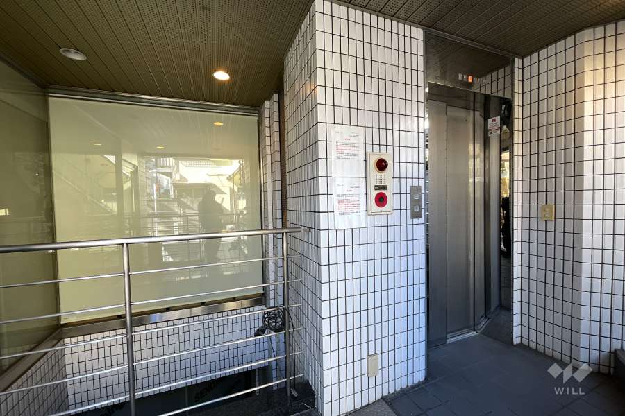 共用のエレベーター