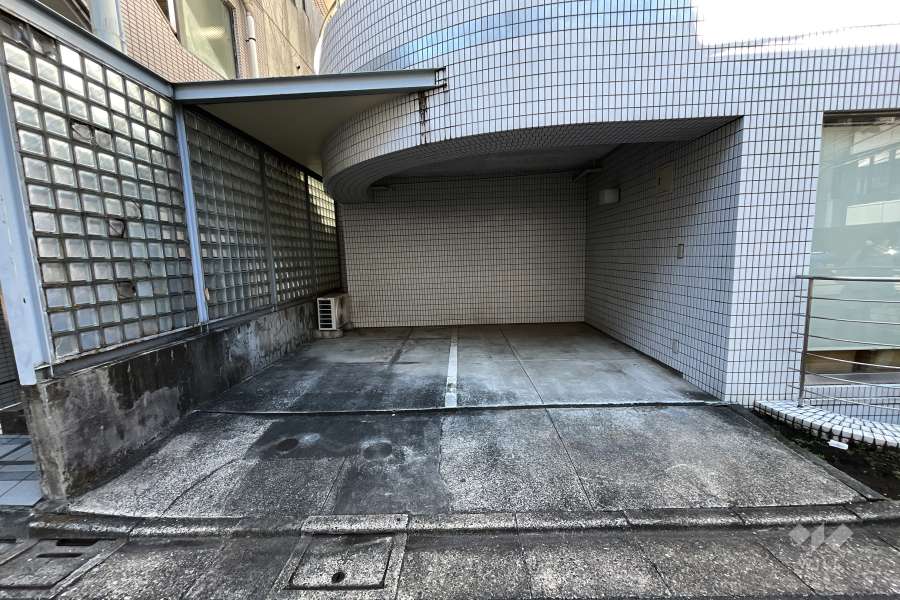 敷地内駐車場（屋内平面式）