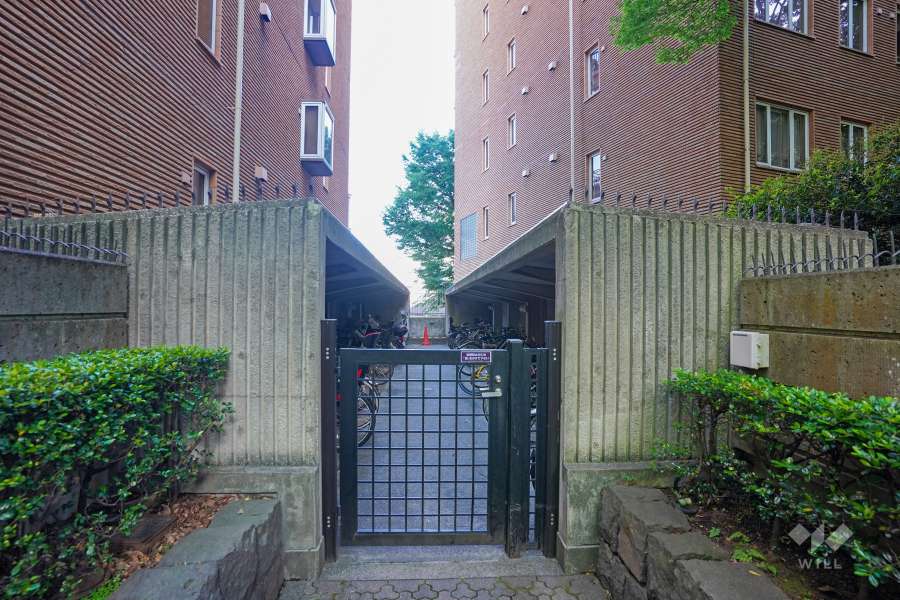 駐輪場（屋根付き）