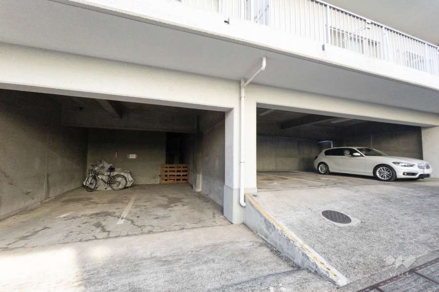 敷地内駐車場（屋内平面式）