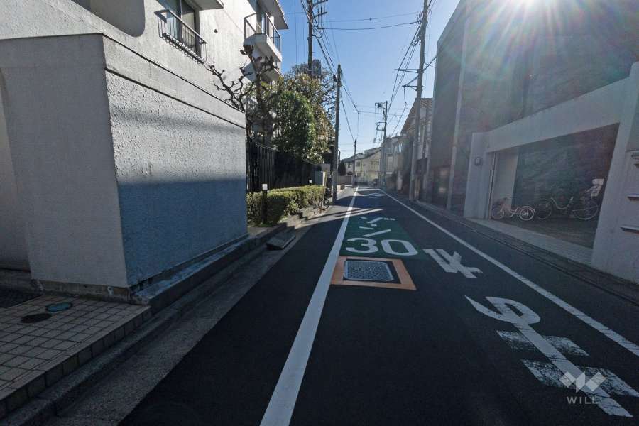 敷地北西側の前面道路
