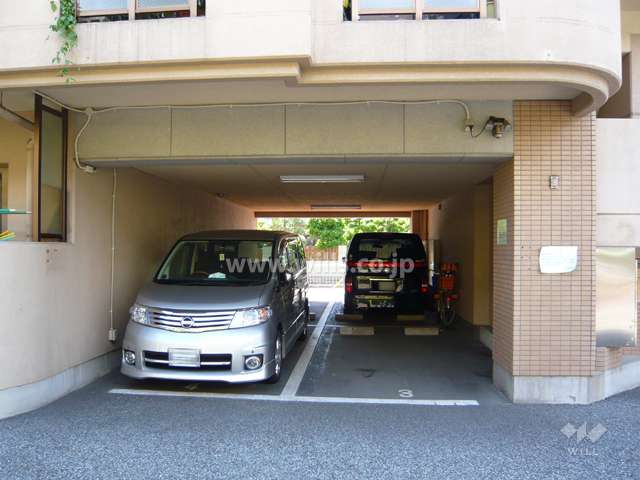 敷地内駐車場（平面式　屋内）