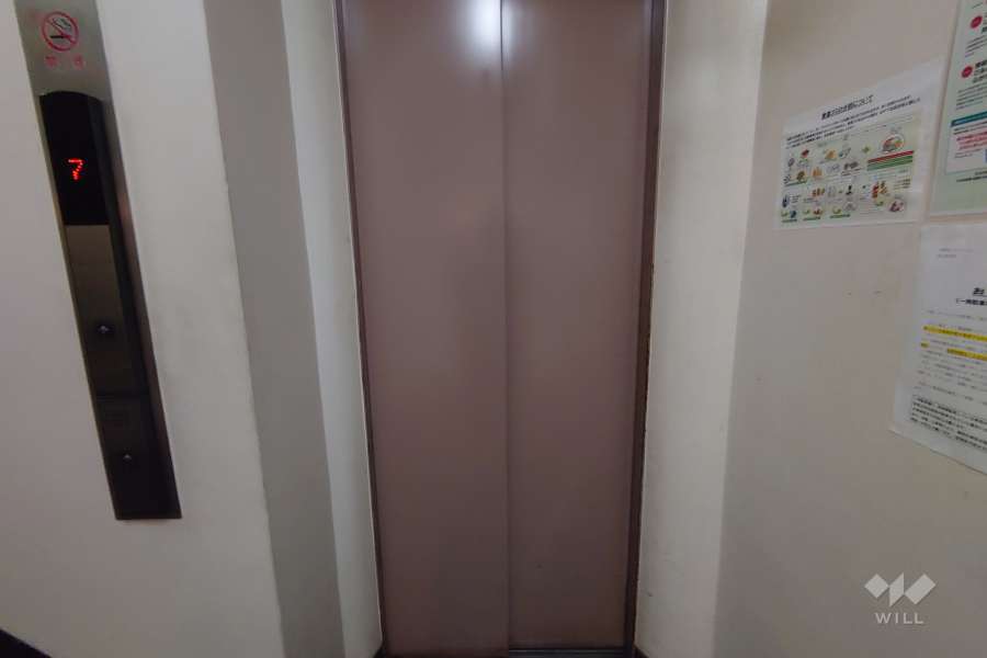 共用のエレベーター