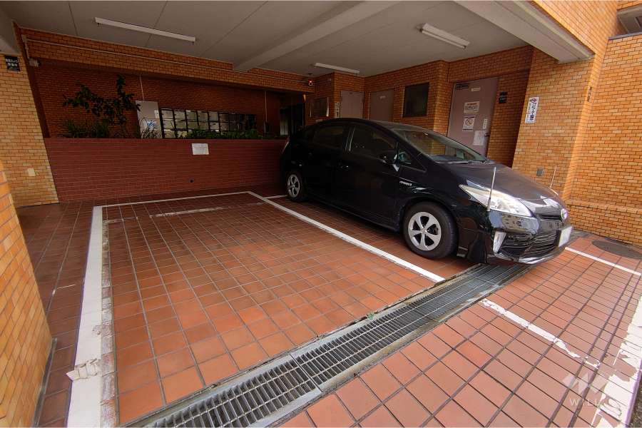 敷地内駐車場（屋内平面式）