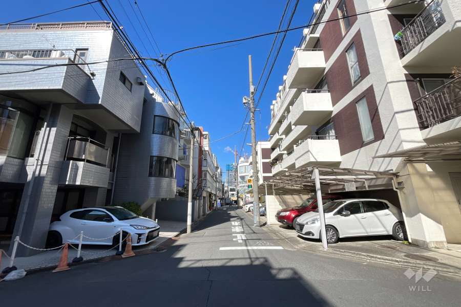 敷地南西側の前面道路