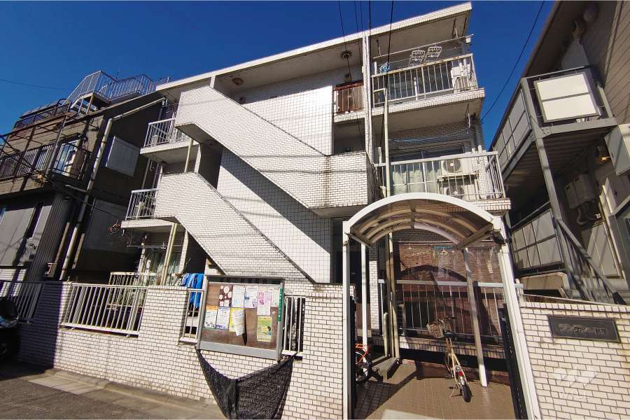 ランデン西新宿の外観（南東側から）
