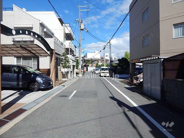 敷地北側の前面道路