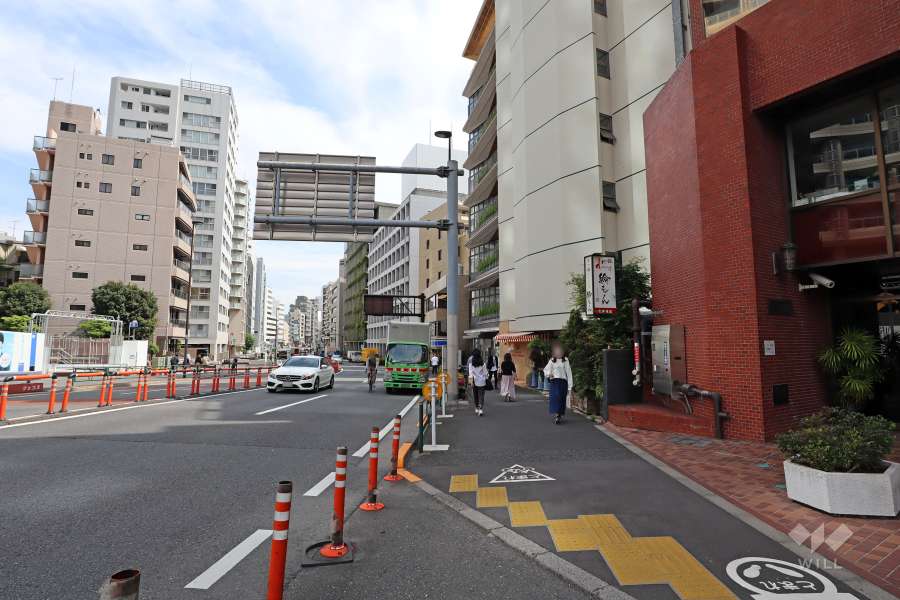 敷地南東側の前面道路