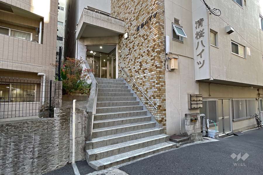 敷地入り口