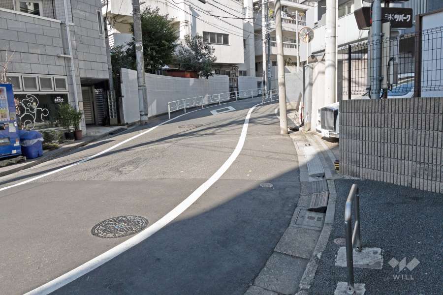 敷地北側前面道路