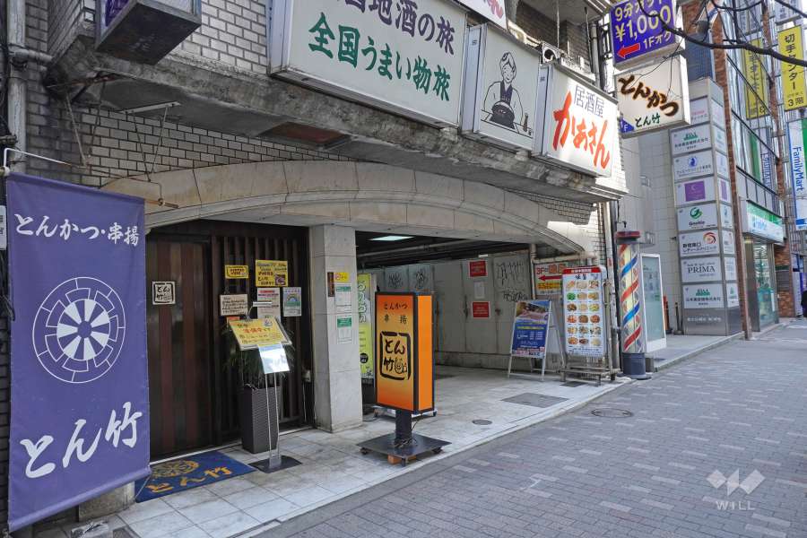 敷地西側の前面道路