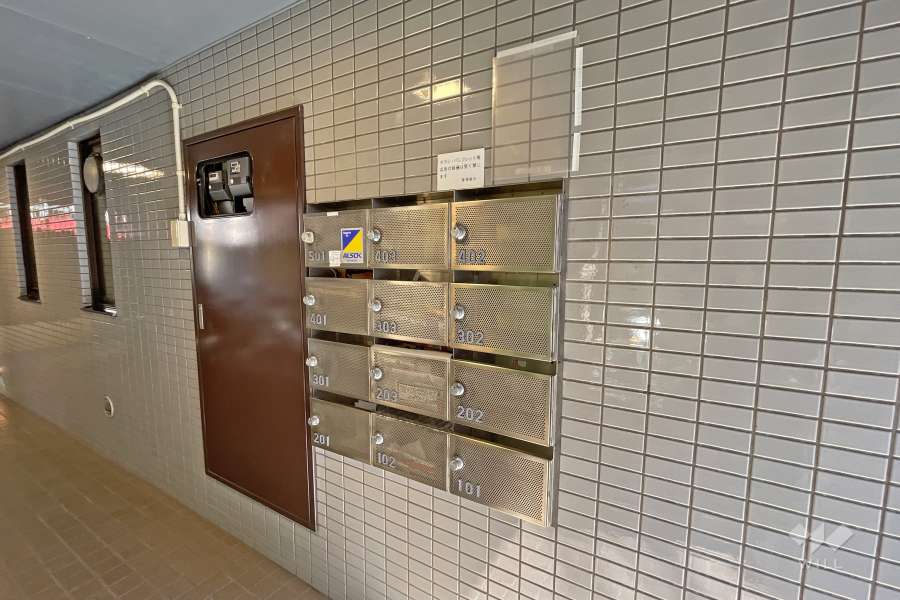 エントランス内集合ポスト