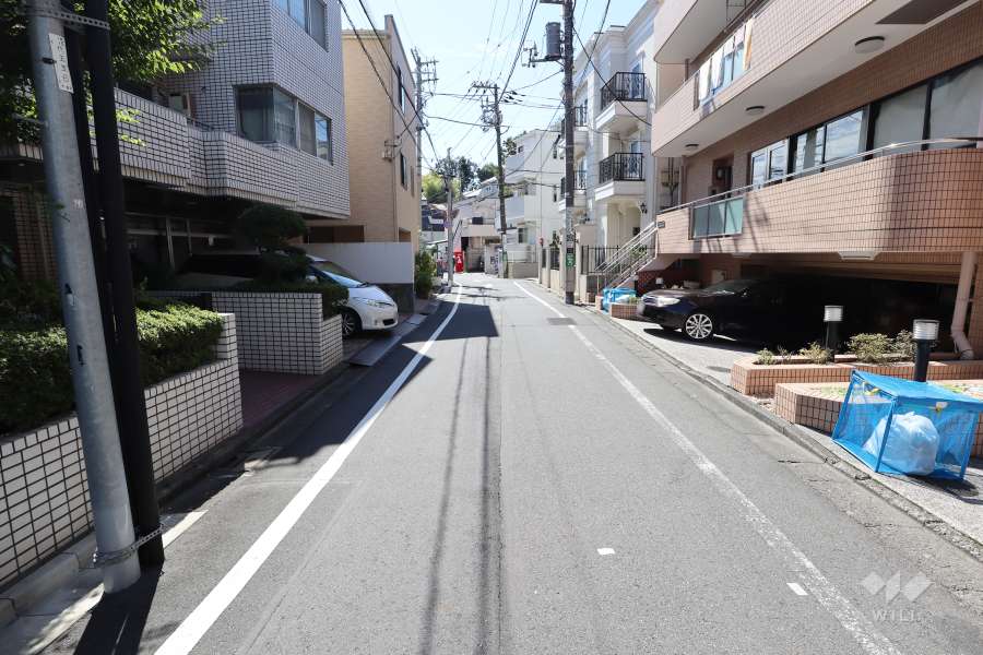 敷地南西側の前面道路