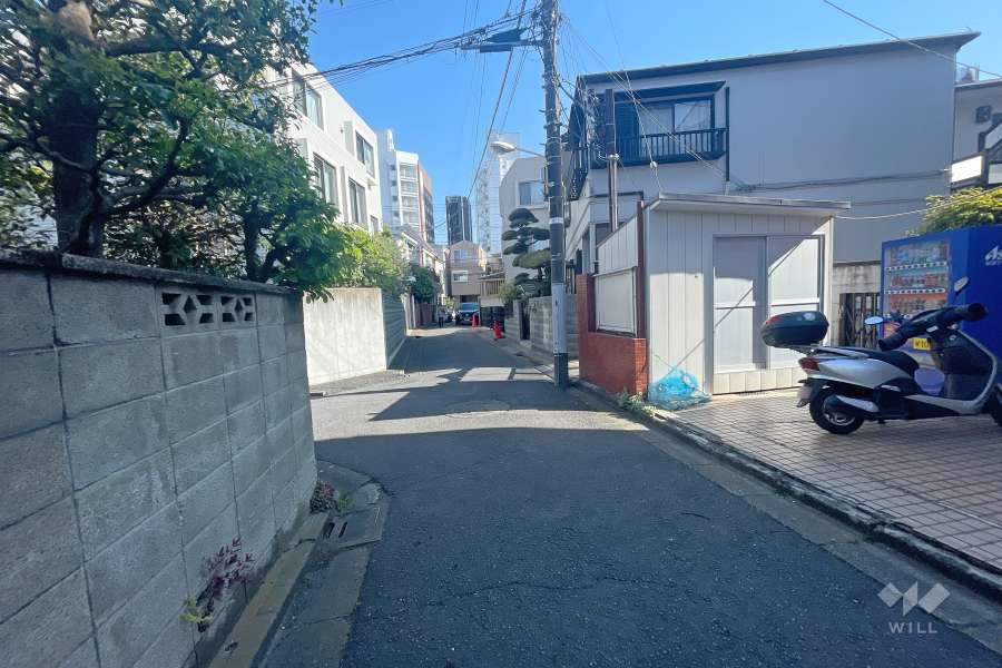 敷地南東側の前面道路