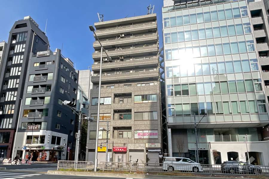 ニューハイツ青山の外観（南東側から）