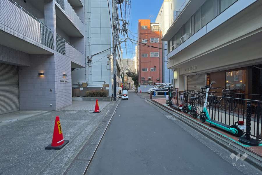 敷地東側の前面道路