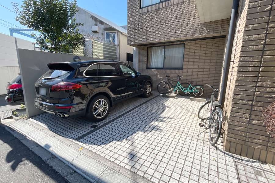 敷地内駐車場（屋外平面式）