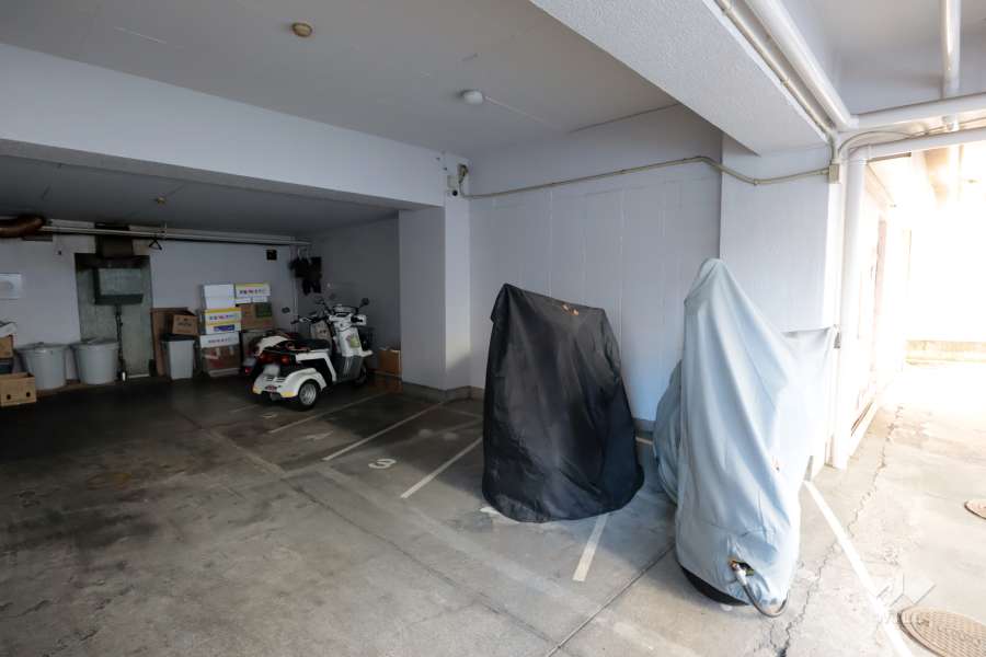 バイク置場　