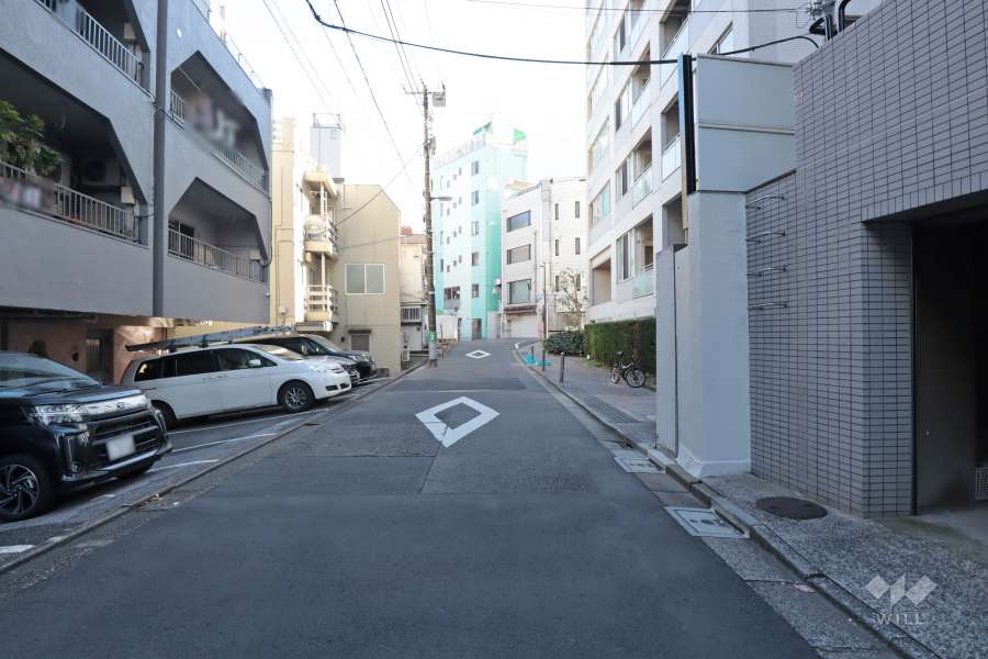 敷地南西側の前面道路
