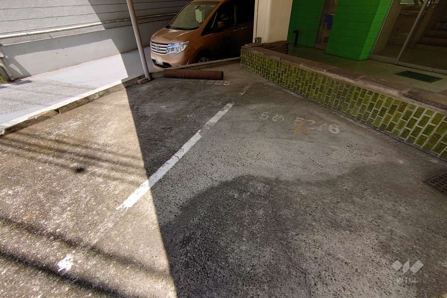 敷地内駐車場（屋外平面式）