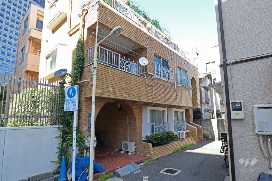 エスタ代々木の外観（西側から）