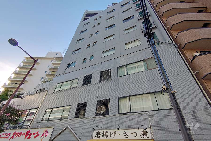 エフビルの外観（南東側から）