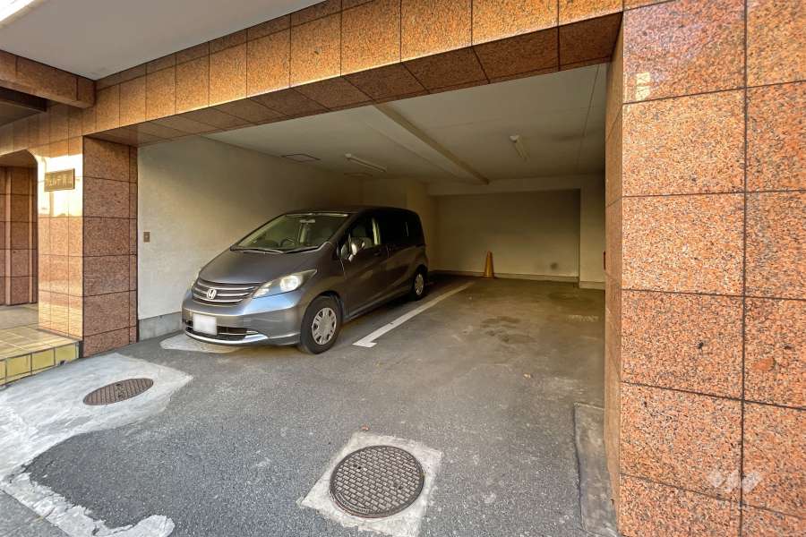 敷地内駐車場（屋内平面式）