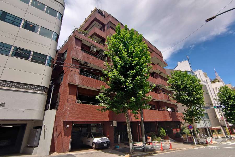 マルモール代々木の外観（南西側から）