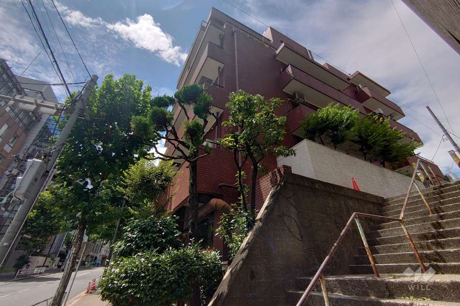 マルモール代々木の外観（南東側から）