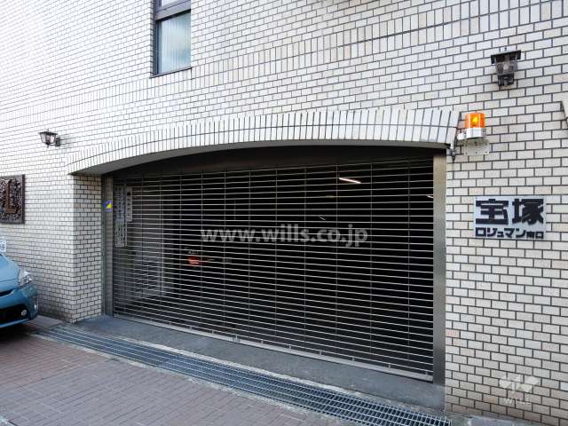 駐車場出入り口（リングシャッター付き）