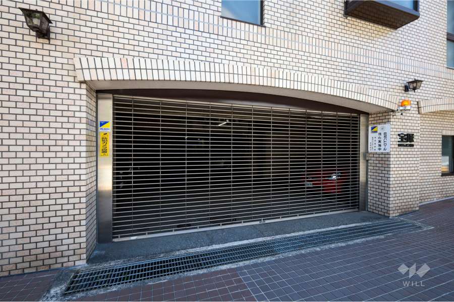 駐車場の出入口（リングシャッター付き）