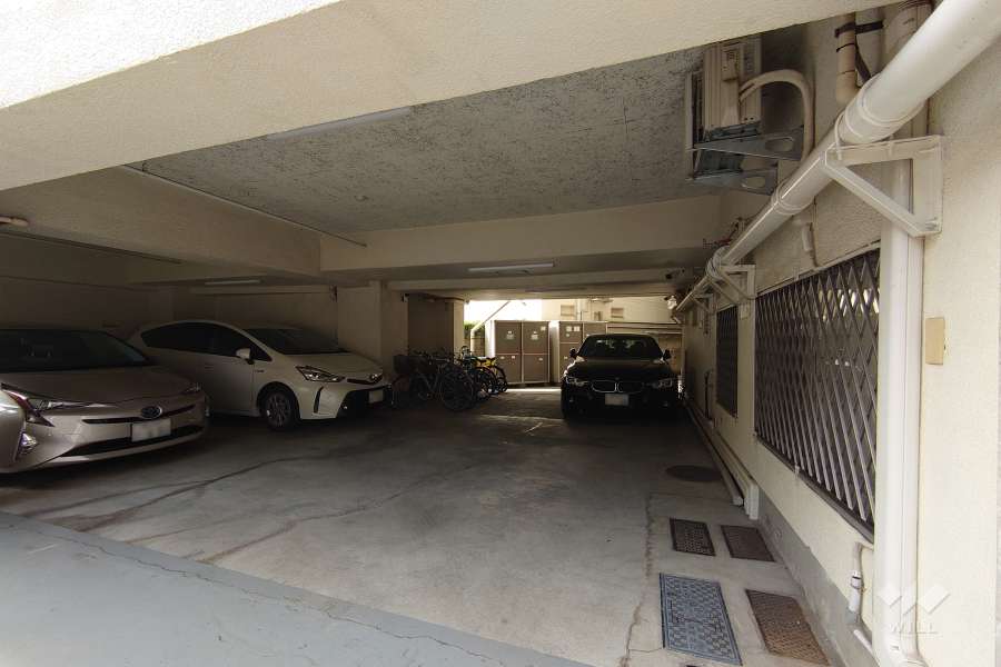 敷地内駐車場（屋内平面式）