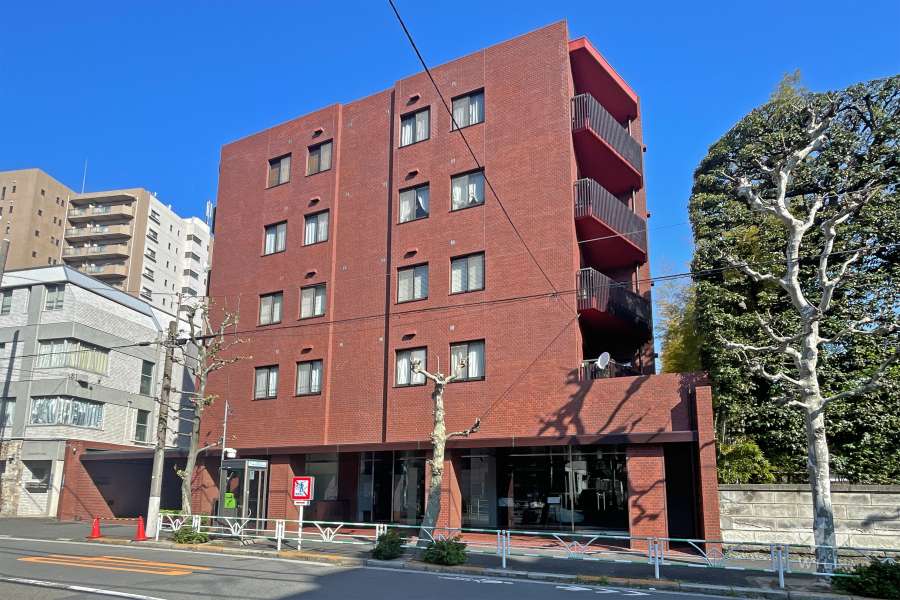 東高代々木ペアシティの外観（東側から）