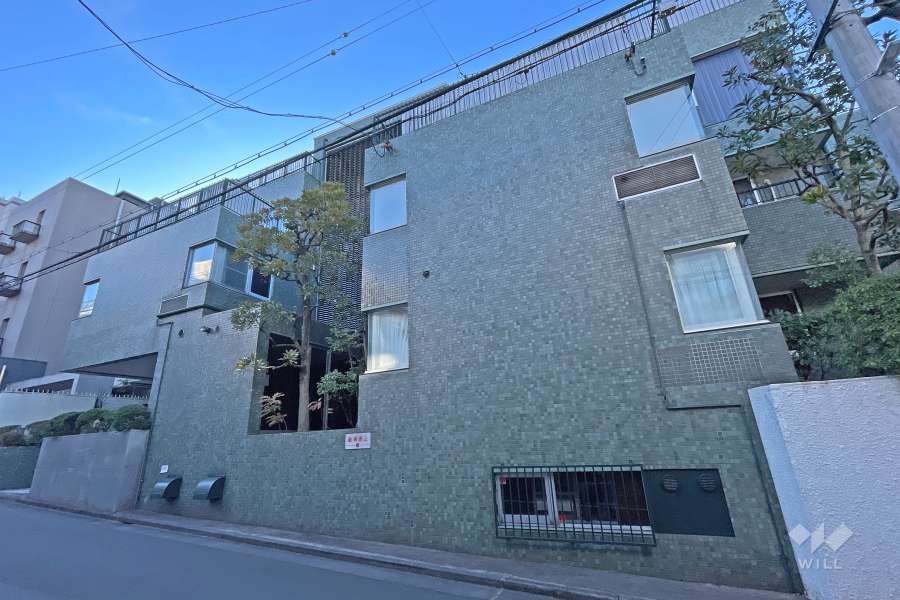 カルム原宿の外観（北西側から）