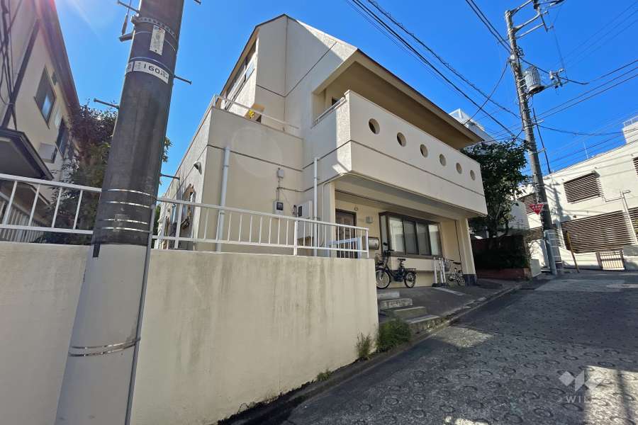 秀建コーポの外観（東側から）