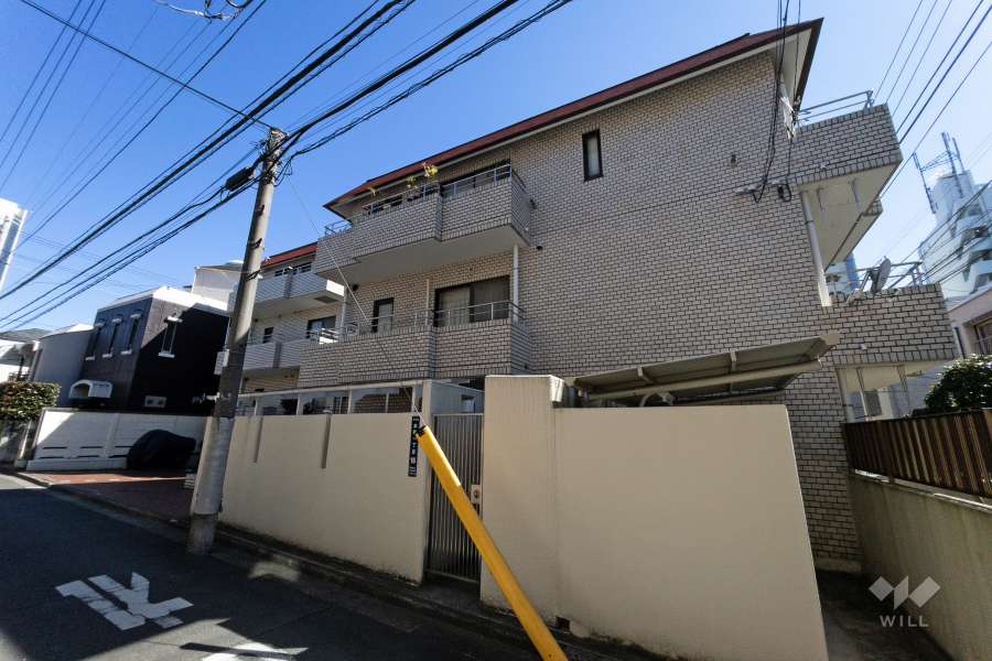 メイゾン初台の外観（北西側から）