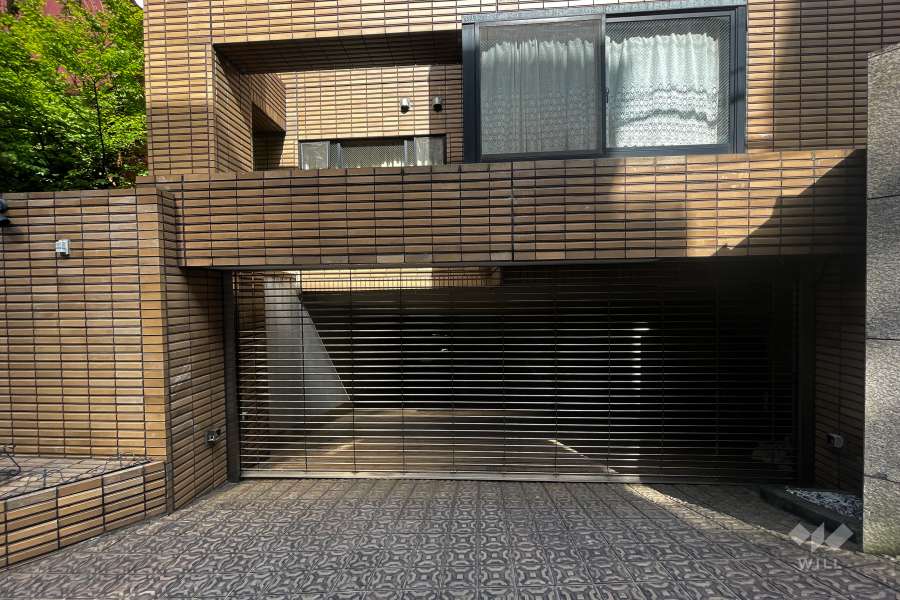 駐車場の出入り口（リングシャッター式）