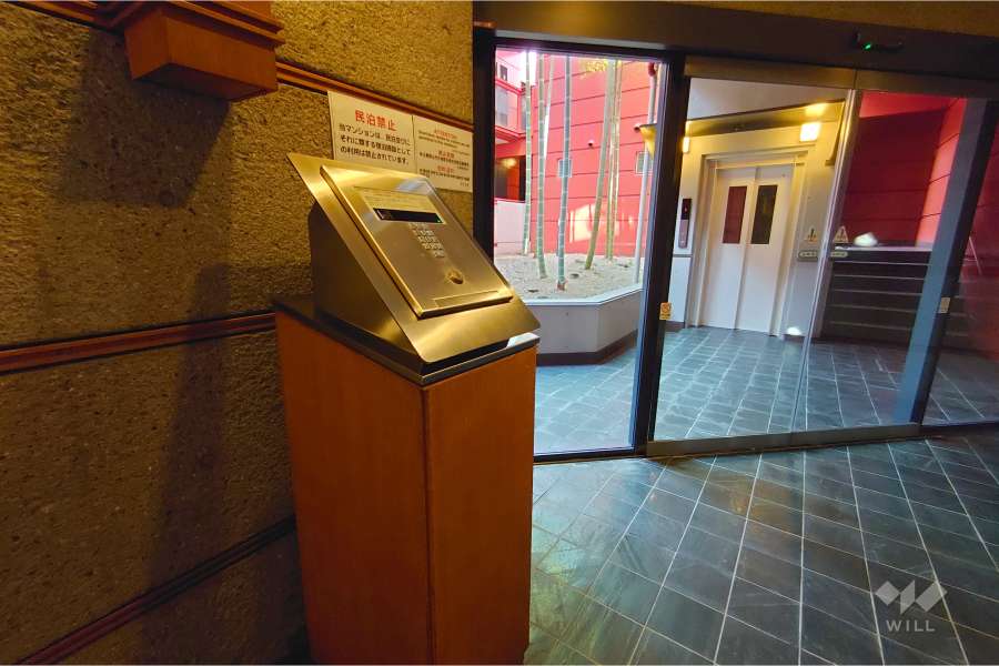 エントランスはオートロック付きです。